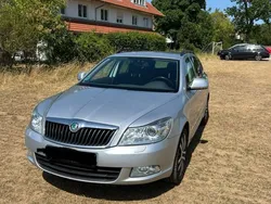 Grau Gebraucht 2012 Skoda Octavia Elegance Kombi | 4.700 € (Guter Preis)