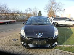 Schwarz Gebraucht 2013 Peugeot 5008 Allure Van / Kleinbus | 4.850 € (Fairer Preis)