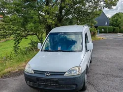 Weiß Gebraucht 2004 Opel Combo Van / Kleinbus | 2.900 € (Fairer Preis)