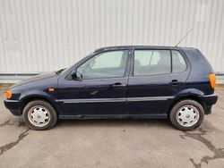 Blau Gebraucht 1998 VW Polo Limousine | 1.650 € (Etwas zu teuer)