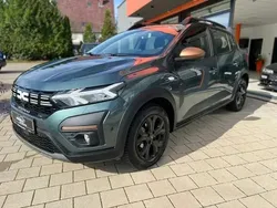 Grün Gebraucht 2024 Dacia Sandero Extreme Kleinwagen | 17.990 € (Guter Preis)