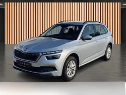Silber brilliantsilber metallic Gebraucht 2023 Skoda Kamiq Ambition SUV | 22.890 € (Guter Preis)