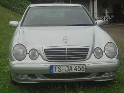Silber Gebraucht 2001 Mercedes E240 Elegance Limousine | 3.300 € (Fairer Preis)