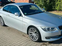 Silber Gebraucht 2010 BMW 318 Coupé | 6.500 € (Fairer Preis)