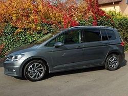 Grau Gebraucht 2017 VW Touran Sound Van / Kleinbus | 21.500 € (Etwas zu teuer)