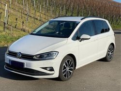 Weiß Gebraucht 2019 VW Golf Sportsvan Highline Van / Kleinbus | 20.490 € (Teuer)