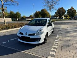 Weiß Gebraucht 2008 Renault Clio II Kleinwagen | 2.390 € (Fairer Preis)