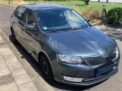 Grau Gebraucht 2016 Skoda Rapid Joy Limousine | 9.950 € (Fairer Preis)