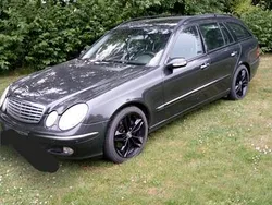 Schwarz Gebraucht 2003 Mercedes E500 Kombi | 5.700 € (Superpreis)