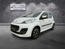 Weiß Gebraucht 2012 Peugeot 107 Active Kleinwagen | 3.999 € (Fairer Preis)