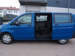 Blau Gebraucht 2017 Mercedes Vito Van / Kleinbus | 17.999 € (Fairer Preis)