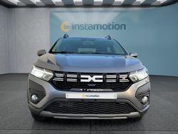 Grau Neu 2025 Dacia Sandero Stepway Kleinwagen | 19.449 € (Etwas zu teuer)