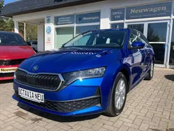 Raceblau metallic Neu 2025 Skoda Octavia Essence Kombi | 25.990 € (Superpreis)