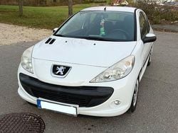 Weiß Gebraucht 2010 Peugeot 206+ Kleinwagen | 1.500 € (Guter Preis)