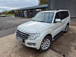 Weiß Gebraucht 2017 Mitsubishi Pajero Edition SUV | 15.499 € (Teuer)