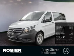 Weiss / arktikweiss Gebraucht 2022 Mercedes Vito Van / Kleinbus | 34.950 € (Teuer)