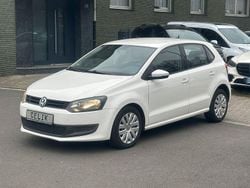 Weiß Gebraucht 2011 VW Polo Trendline Limousine | 3.300 € (Guter Preis)