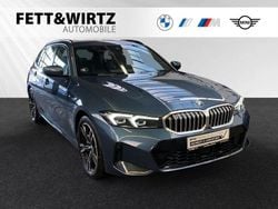 Blau Gebraucht 2024 BMW 330 Efficient Dynamics Kombi | 38.380 € (Superpreis)