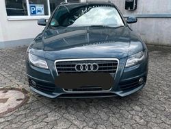 Grau Gebraucht 2025 Audi A4 Kombi | 10.600 €