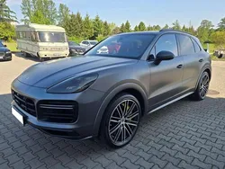 Grau Gebraucht 2019 Porsche Cayenne Turbo SUV | 82.400 € (Fairer Preis)