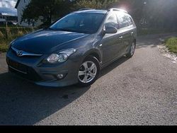 Grau Gebraucht 2011 Hyundai i30 Kombi | 3.000 € (Fairer Preis)