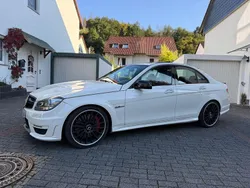 Weiß Gebraucht 2010 Mercedes C63 AMG AMG Limousine | 22.999 €