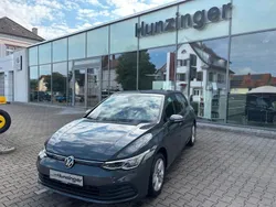 Grau Gebraucht 2020 VW Golf VIII Life Limousine | 19.460 € (Fairer Preis)