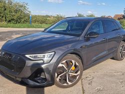 Grau Gebraucht 2022 Audi e-tron S-Line SUV | 60.000 €