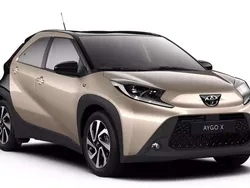 Ginger beige/ night sky black Neu 2025 Toyota Aygo Kleinwagen | 15.990 €