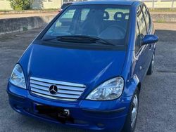 Blau Gebraucht 2002 Mercedes A190 Avantgarde Van / Kleinbus | 1.800 € (Fairer Preis)