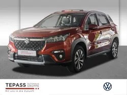 Rot Neu 2025 Suzuki SX4 S-Cross Comfort+ SUV | 35.979 €