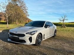 Grau Gebraucht 2021 Kia Stinger Kleinwagen | 39.800 € (Fairer Preis)