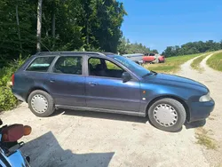 Blau Gebraucht 1996 Audi A4 Kombi | 1.200 € (Fairer Preis)