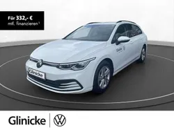 Pure white Gebraucht 2024 VW Golf VIII Life Kombi | 31.970 € (Etwas zu teuer)