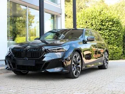 Black sapphire metallic Gebraucht 2024 BMW 520 Shadowline Kombi | 59.900 € (Fairer Preis)