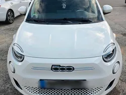 Weiß Gebraucht 2025 Fiat 500e Icon Limousine | 24.450 € (Guter Preis)