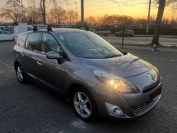 Grau Gebraucht 2010 Renault Grand Scénic III Dynamique Van / Kleinbus | 5.600 € (Fairer Preis)