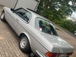 Silber Gebraucht 1983 Mercedes 230 Coupé | 13.900 €