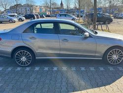 Silber Gebraucht 2010 Mercedes E200 Limousine | 5.999 € (Guter Preis)