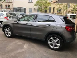 Grau Gebraucht 2018 Mercedes GLA200 Urban SUV | 19.500 € (Fairer Preis)