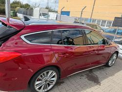 Rot Gebraucht 2019 Ford Focus Vignale Kombi | 19.700 € (Etwas zu teuer)