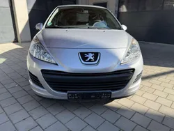 Silber Gebraucht 2009 Peugeot 207 Limousine | 1.750 € (Guter Preis)