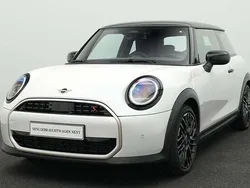 Weiß Gebraucht 2024 Mini Cooper S Favoured Kleinwagen | 28.516 € (Superpreis)
