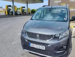 Grau Gebraucht 2023 Peugeot Rifter Allure Van / Kleinbus | 22.700 € (Superpreis)
