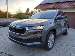 Grau Gebraucht 2024 Skoda Karoq Selection SUV | 29.385 € (Guter Preis)