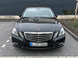 Schwarz Gebraucht 2010 Mercedes E200 Avantgarde Limousine | 9.600 € (Etwas zu teuer)