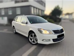 Weiß Gebraucht 2010 Skoda Octavia Sport Kombi | 2.950 € (Guter Preis)