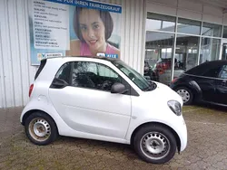 Weiß Gebraucht 2018 Smart ForTwo Coupé Kleinwagen | 11.876 € (Fairer Preis)