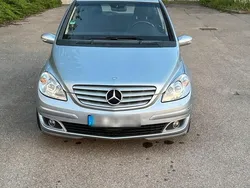 Blau Gebraucht 2005 Mercedes B200 Van / Kleinbus | 6.100 € (Teuer)