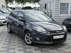 Blau Gebraucht 2014 Ford Focus Titanium Kombi | 3.999 € (Guter Preis)